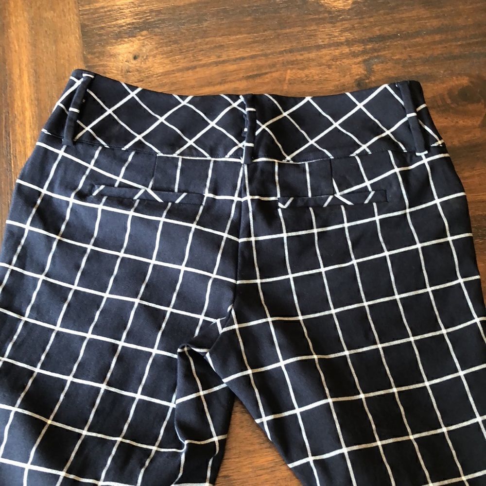 Elle stretch bermuda short - Picture 10 of 10